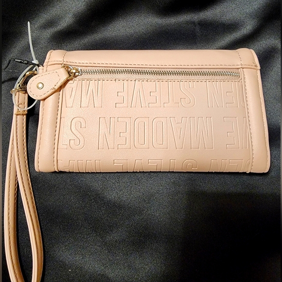 Steve Madden Blush Pink Wristlet - Picture 5 of 7